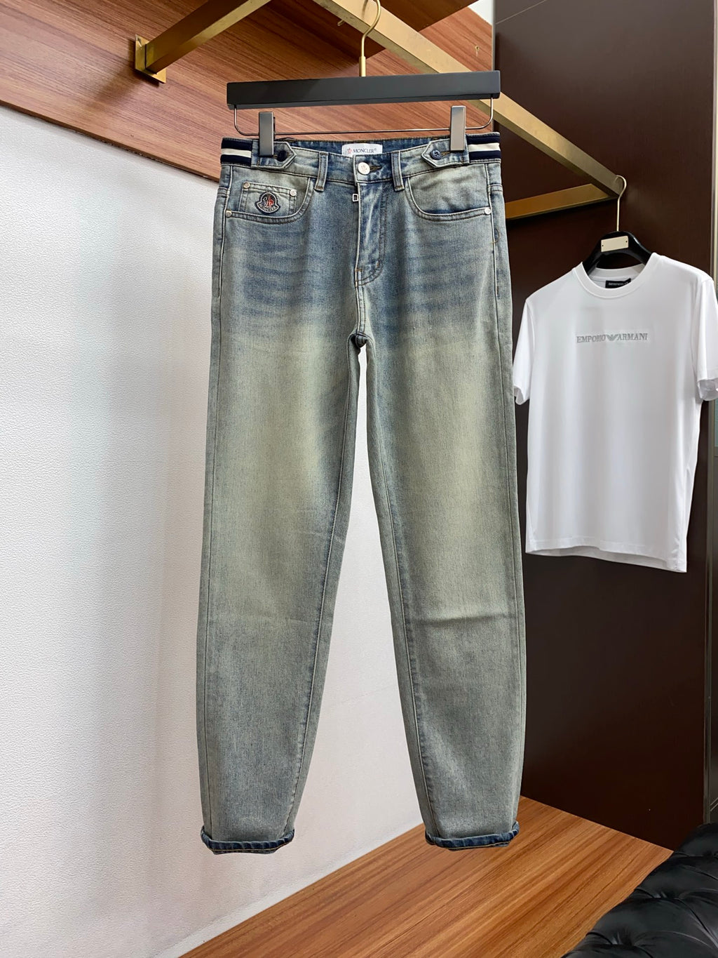 Circular Badge Embroidery Back Pocket Denim Jeans L260616