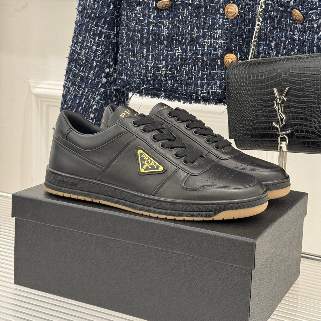Triangle Badge Flat Lace-up Sneakers With Perforated Toe S265505