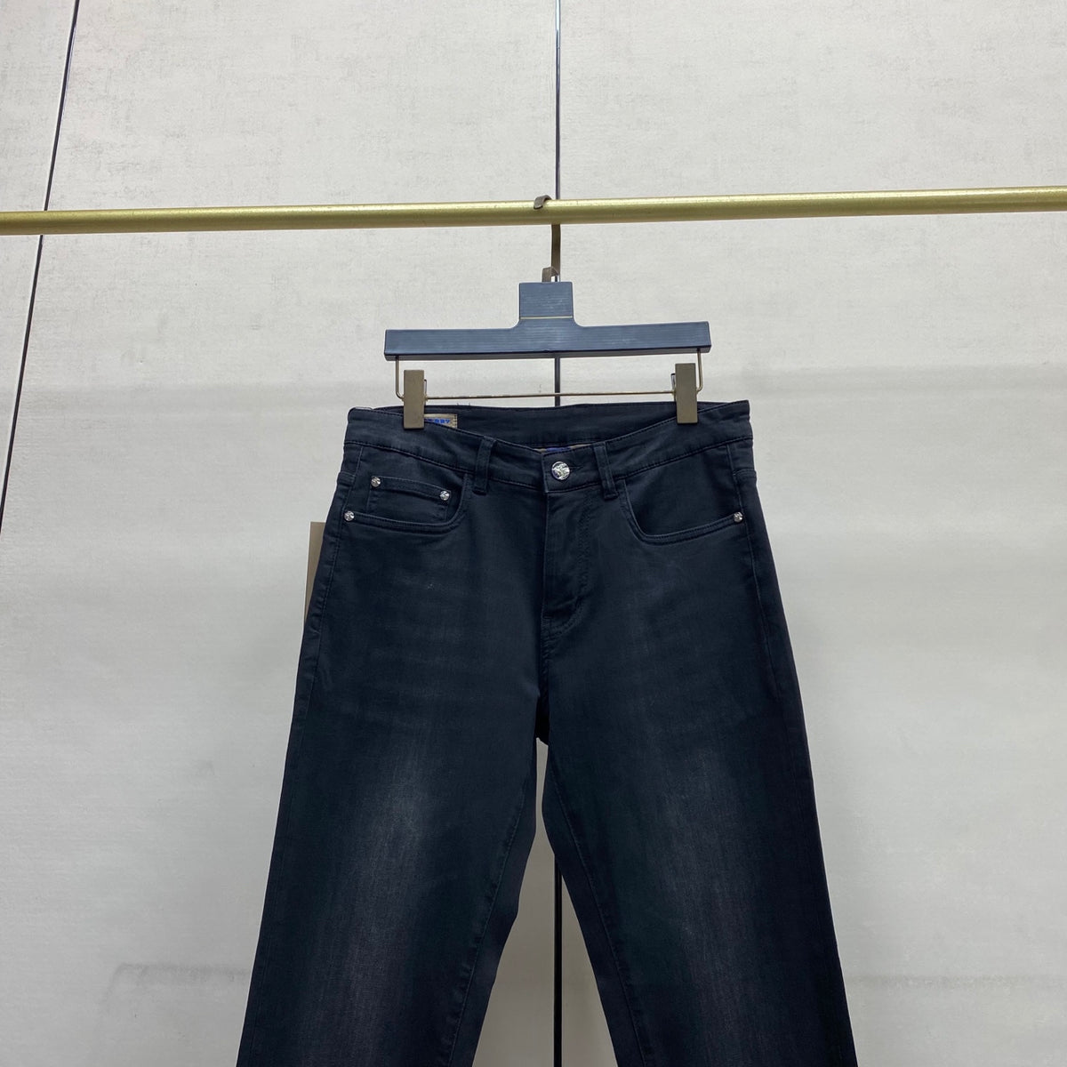 Vintage Black Wash Metal Badge Denim Jeans M260731