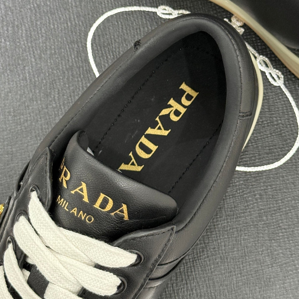 Triangle Badge Flat Lace-up Sneakers With Perforated Toe S265505