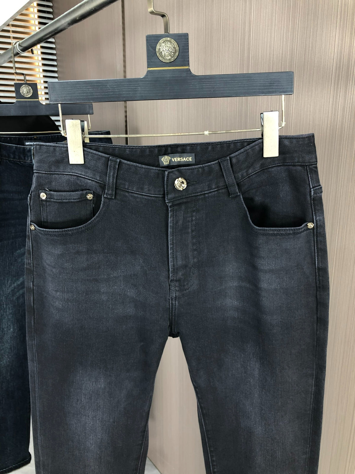 Men Solid Black Embroidered Medusa Slim Denim Pants C261048