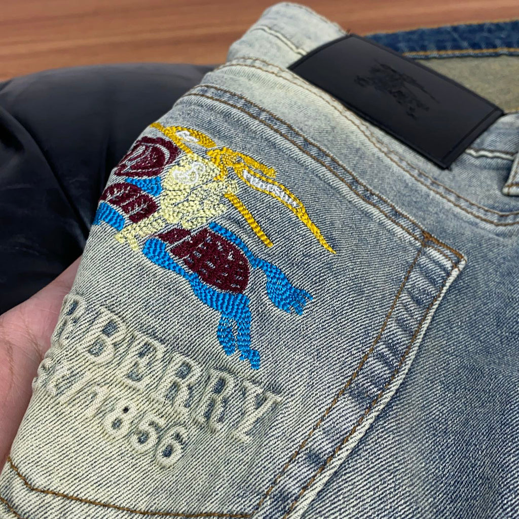 Light Faded Wash Artistic Embroidery Detail Denim Jeans L260613