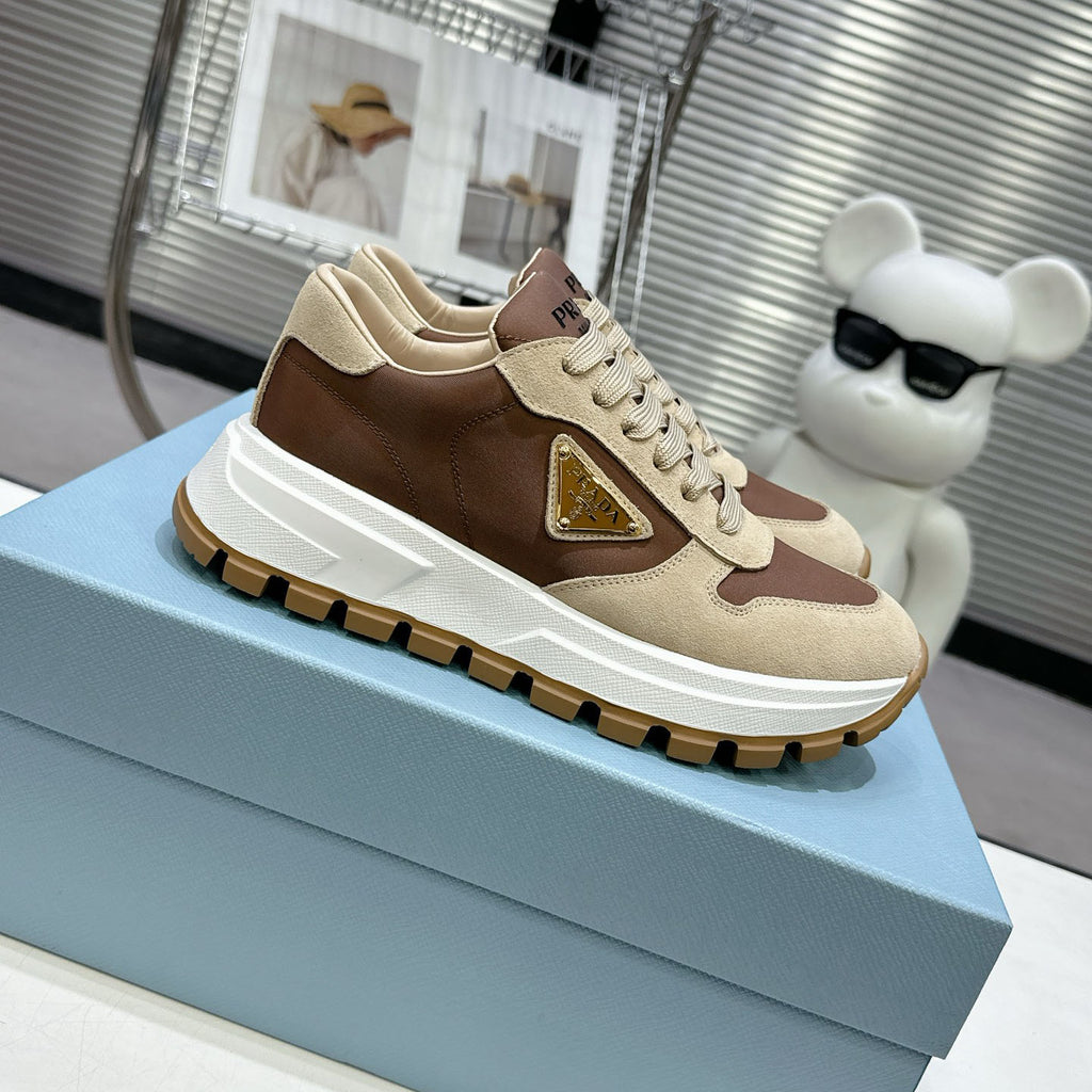 Suede Fabric Patchwork Triangle Logo Chunky Sole Sneakers S283410