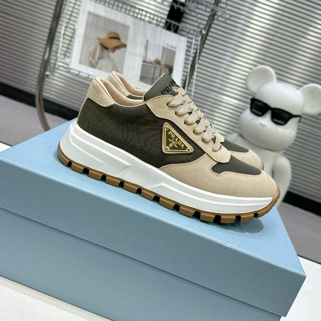 Suede Fabric Patchwork Triangle Logo Chunky Sole Sneakers S283410