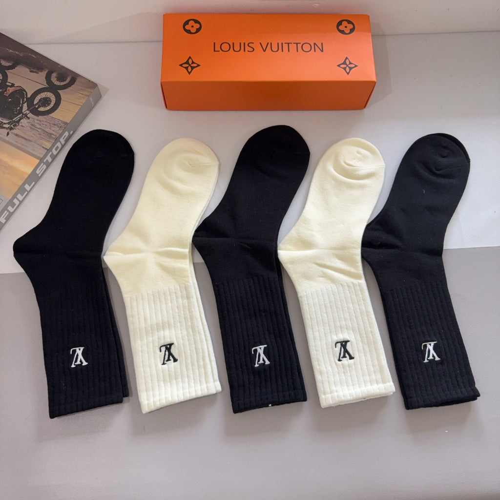 Solid Color Ribbed Mid Calf Socks U310514
