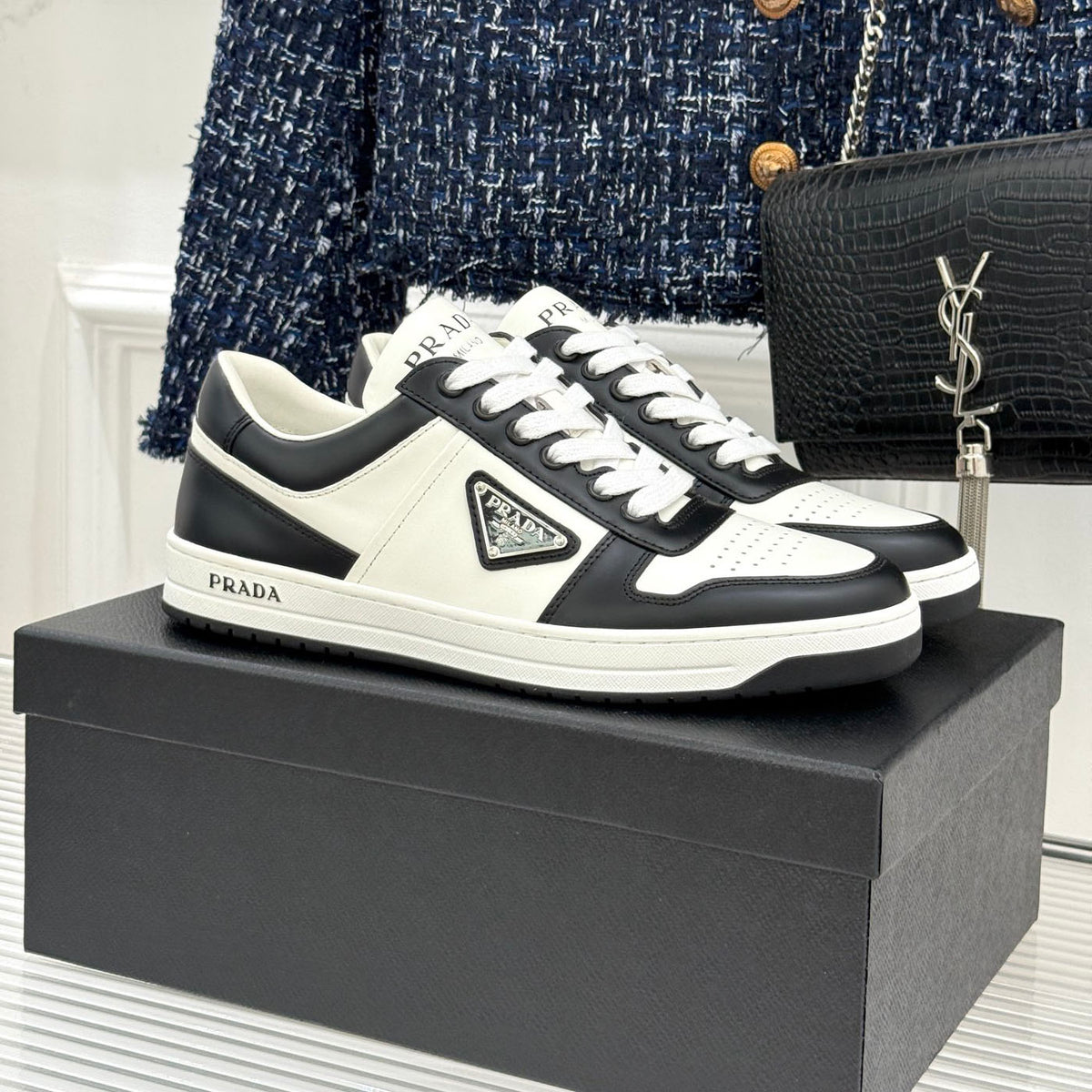 Triangle Badge Flat Lace-up Sneakers With Perforated Toe S265505