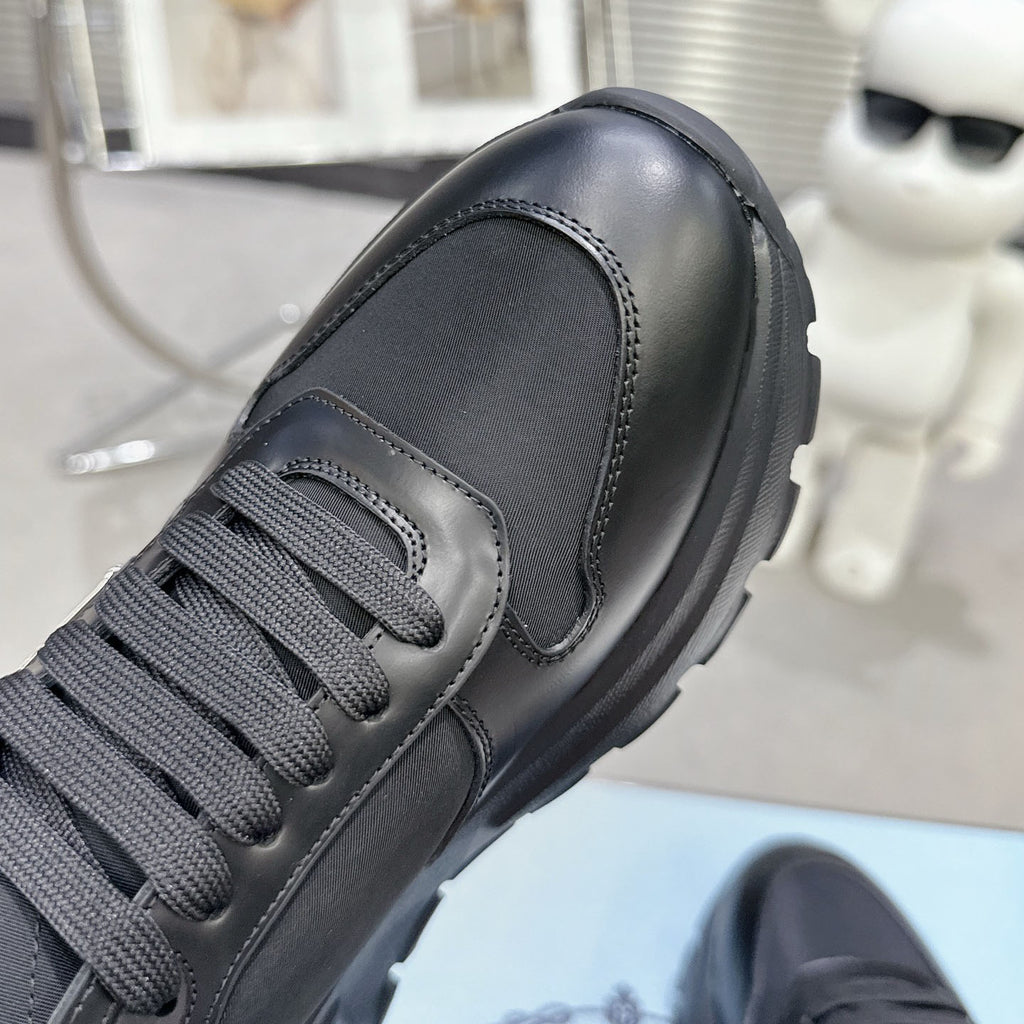 Smooth Leather Fabric Patchwork Triangle Logo Chunky Sole Sneakers S283411