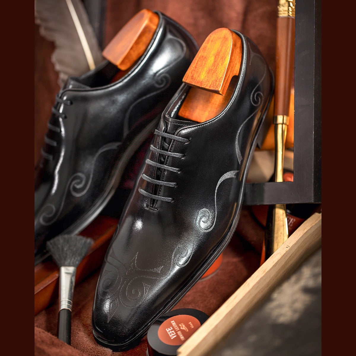 Men's Whole Cut Engraved Oxford Dress Shoes P050524