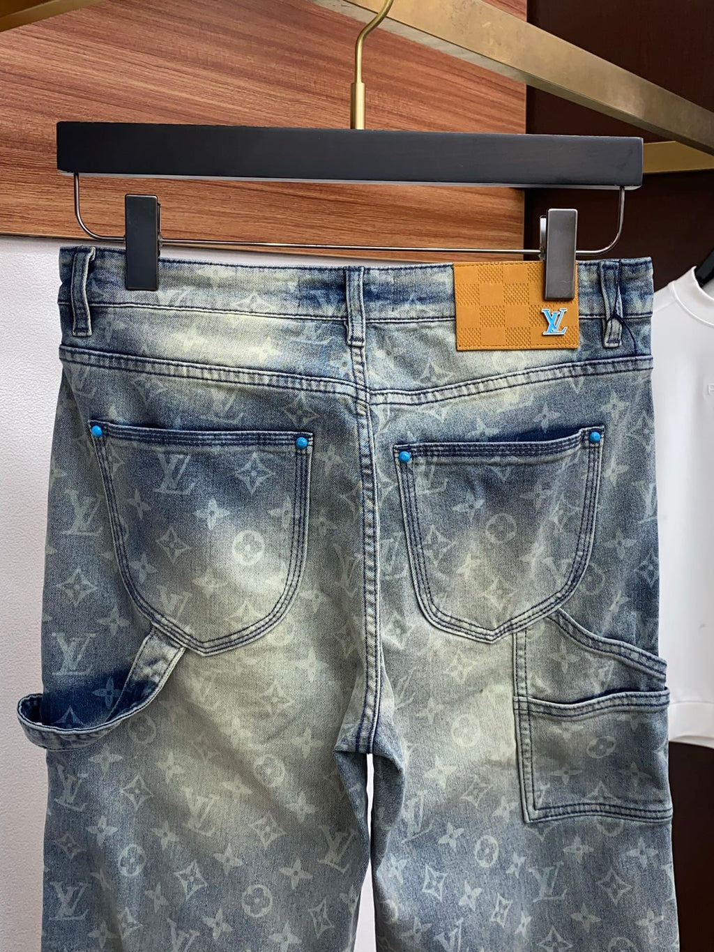 Vintage Fade Allover Floral Print Jeans E260948