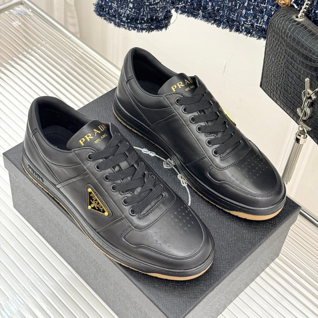 Triangle Badge Flat Lace-up Sneakers With Perforated Toe S265505