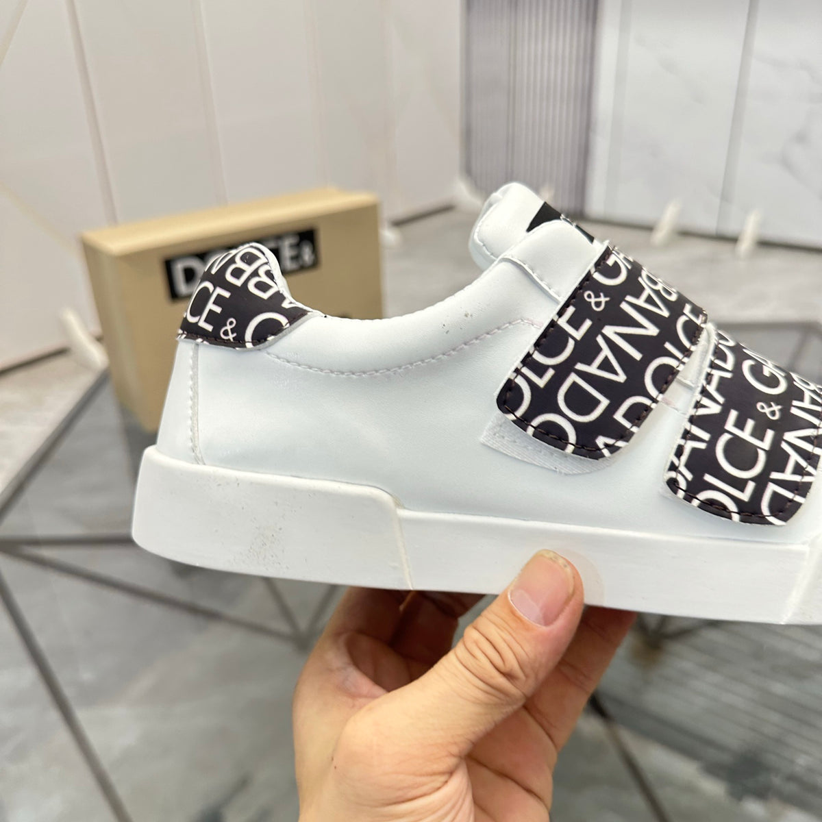 Men's Logo Strap Velcro Low Top Sneakers JN081107
