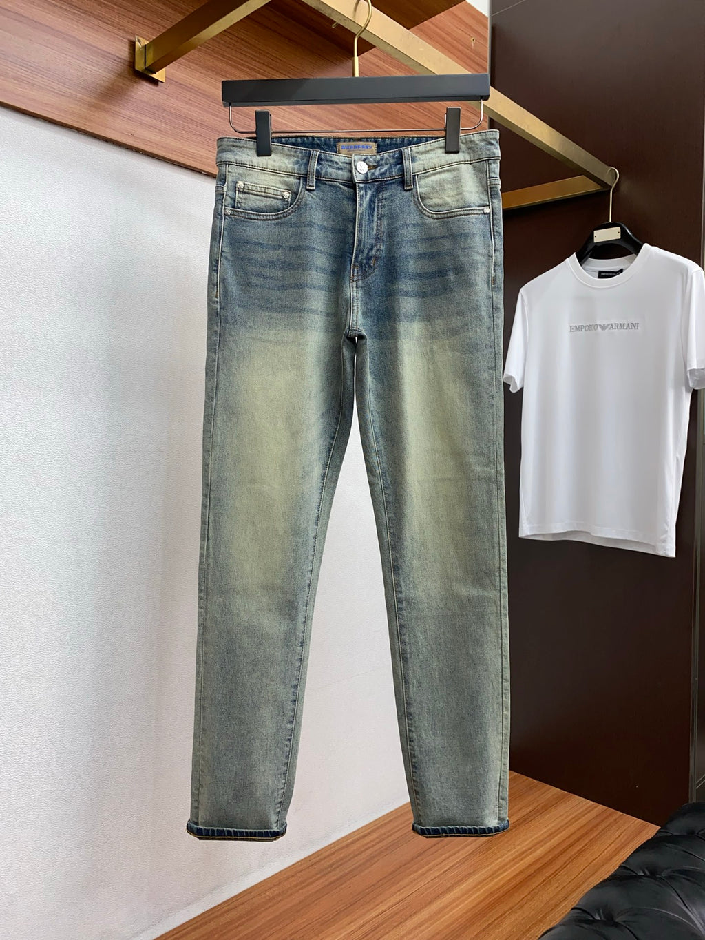 Light Faded Wash Artistic Embroidery Detail Denim Jeans L260613