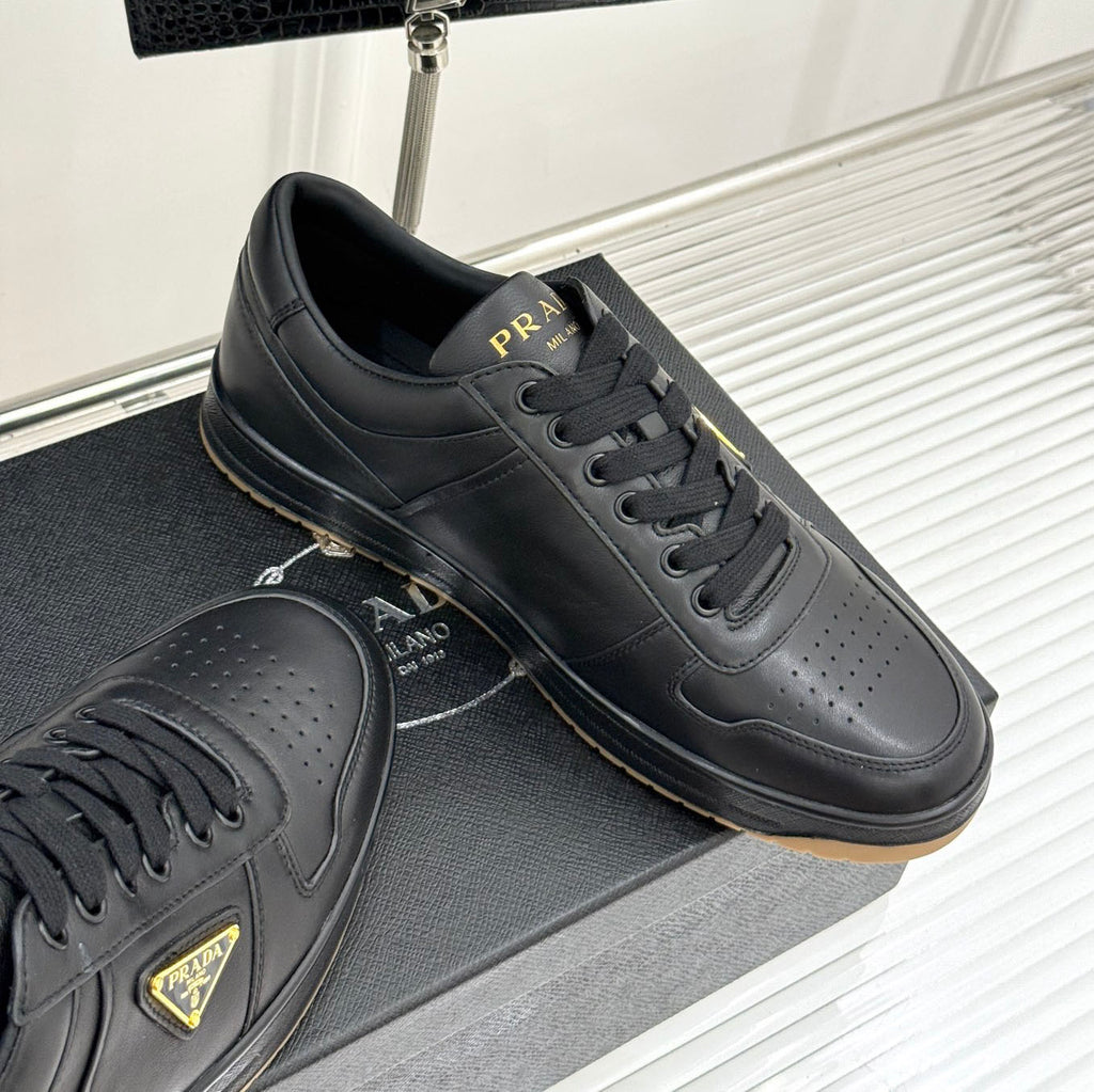 Triangle Badge Flat Lace-up Sneakers With Perforated Toe S265505