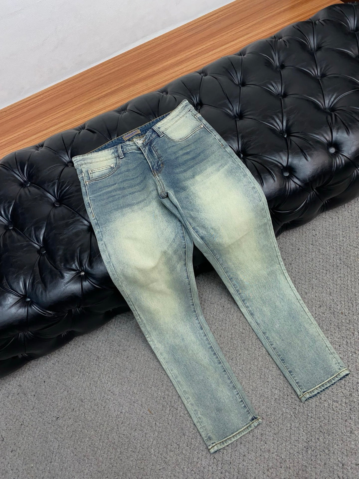 Light Faded Wash Artistic Embroidery Detail Denim Jeans L260613