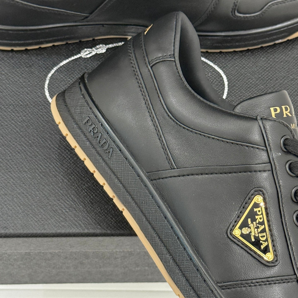 Triangle Badge Flat Lace-up Sneakers With Perforated Toe S265505