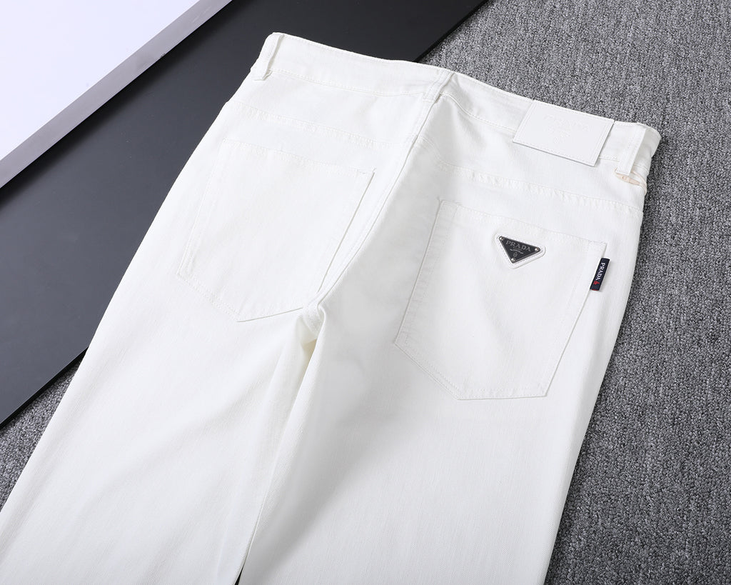 Clean White Denim With Triangle Badge V260831