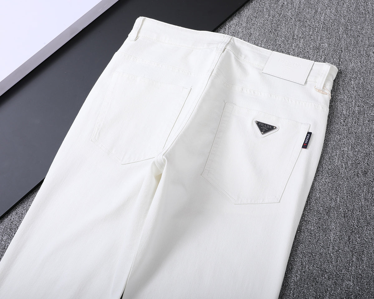 Clean White Denim With Triangle Badge V260831