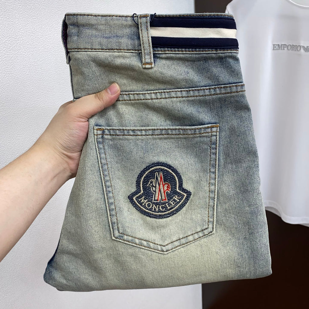 Circular Badge Embroidery Back Pocket Denim Jeans L260616