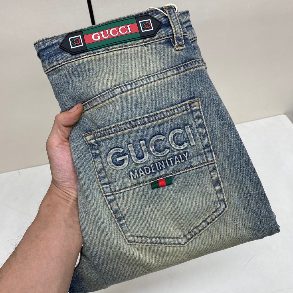 Light Wash Embossed Letter Embroidery Denim Jeans L260636