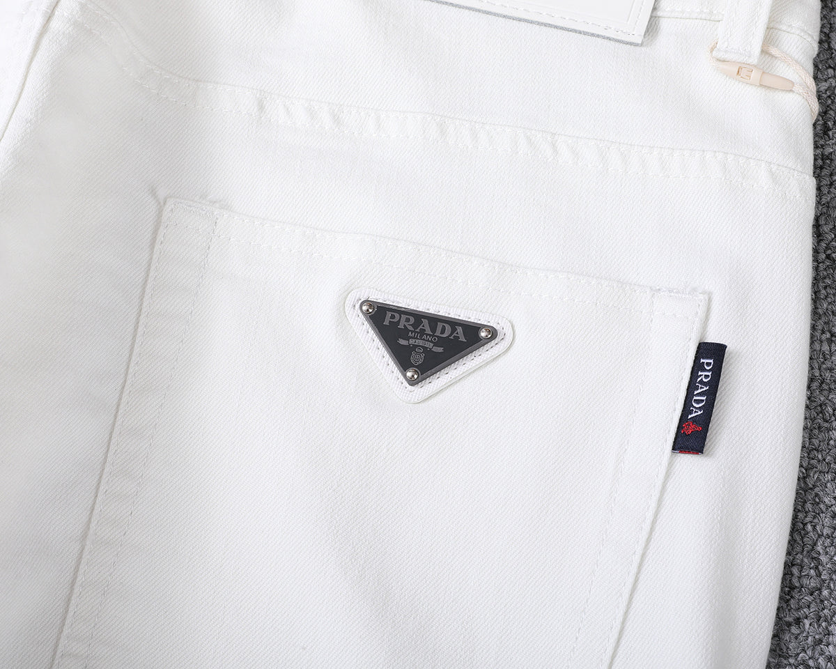 Clean White Denim With Triangle Badge V260831