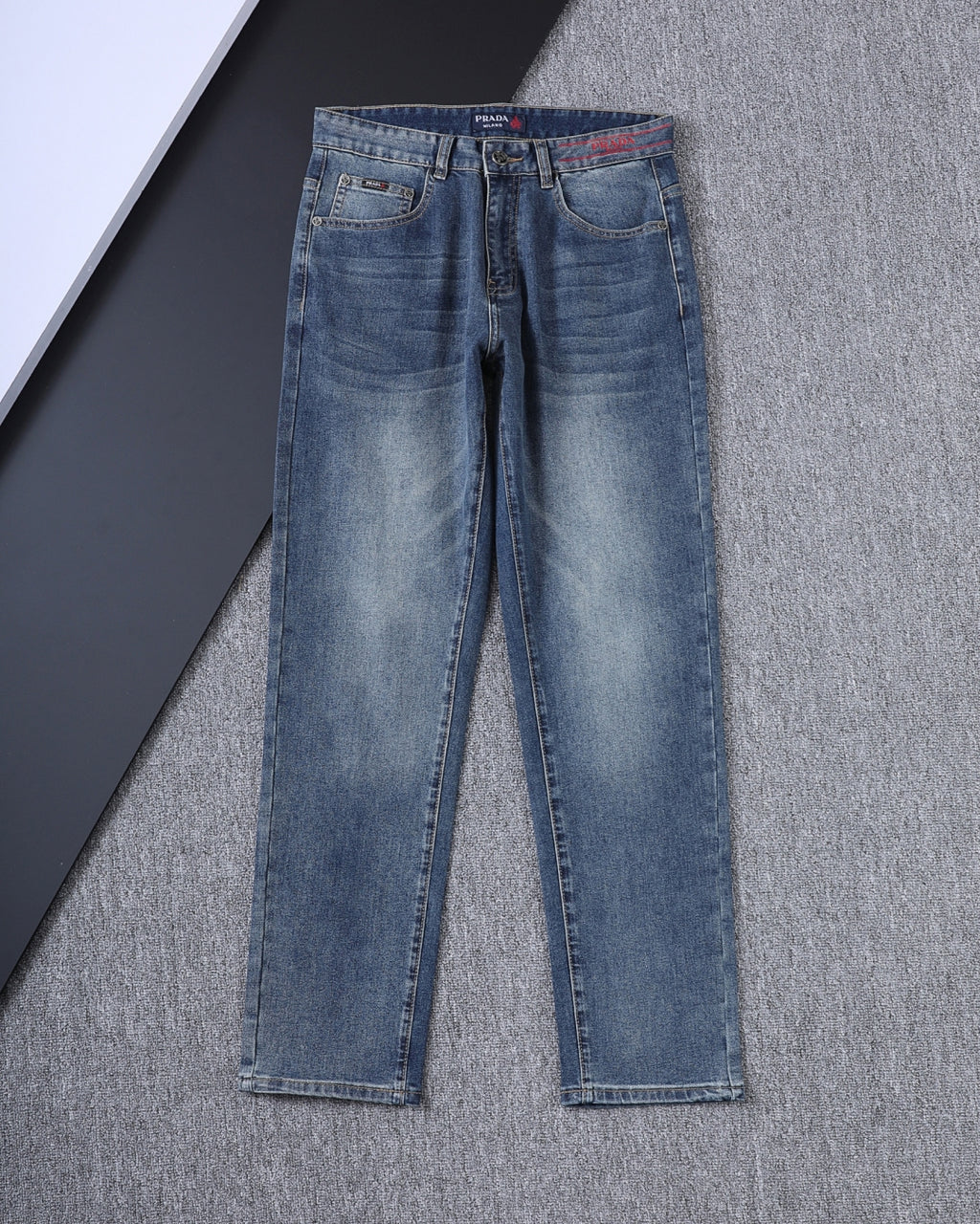 Vintage Emblem Embroidery Red Label Slim Denim V260839
