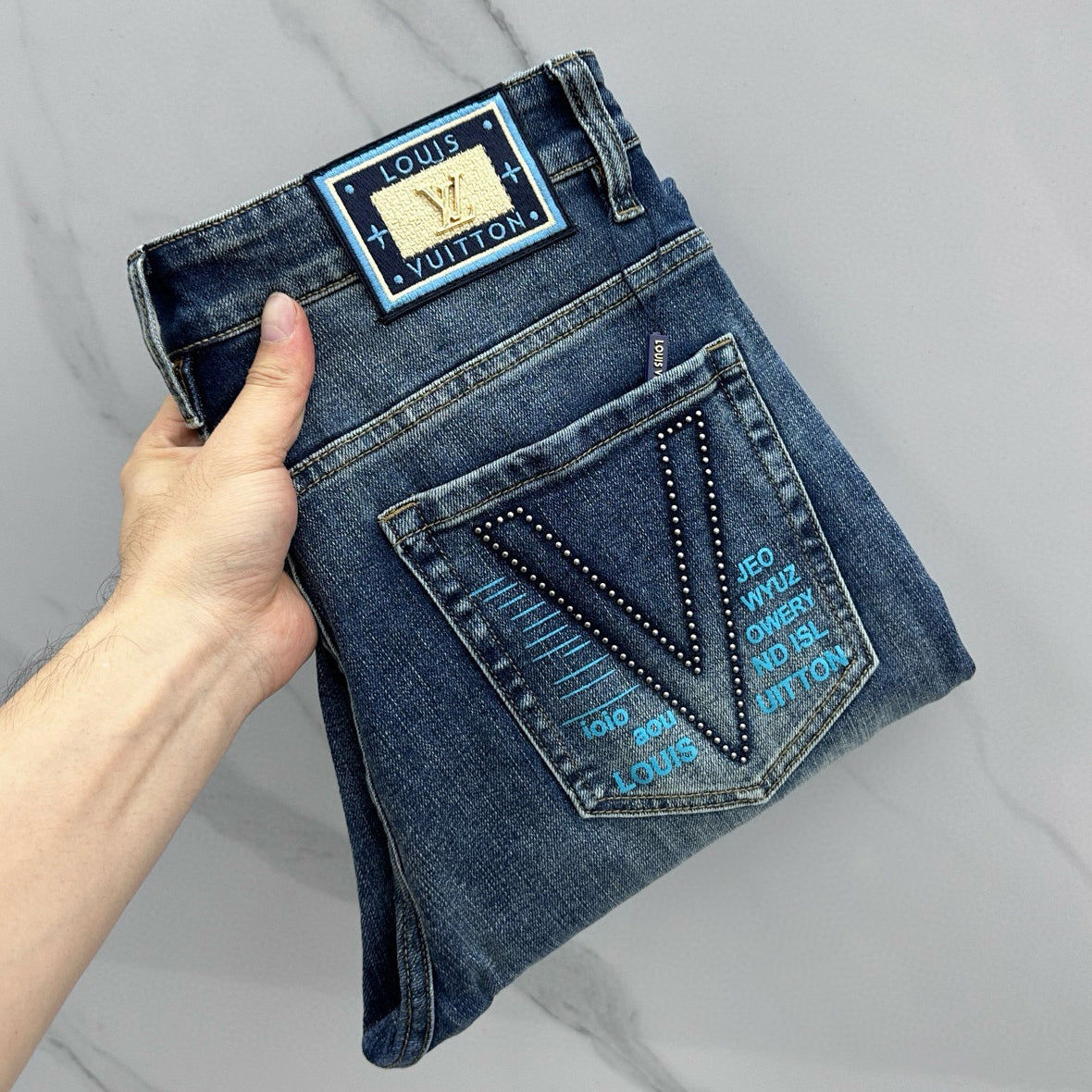 Medium Blue Wash Rivet & Embroidery Pocket Denim Jeans L260633