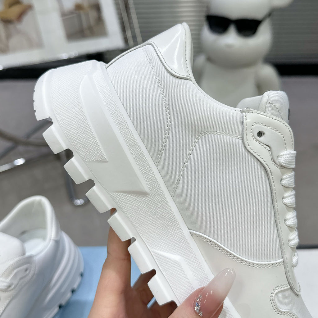 Smooth Leather Fabric Patchwork Triangle Logo Chunky Sole Sneakers S283411