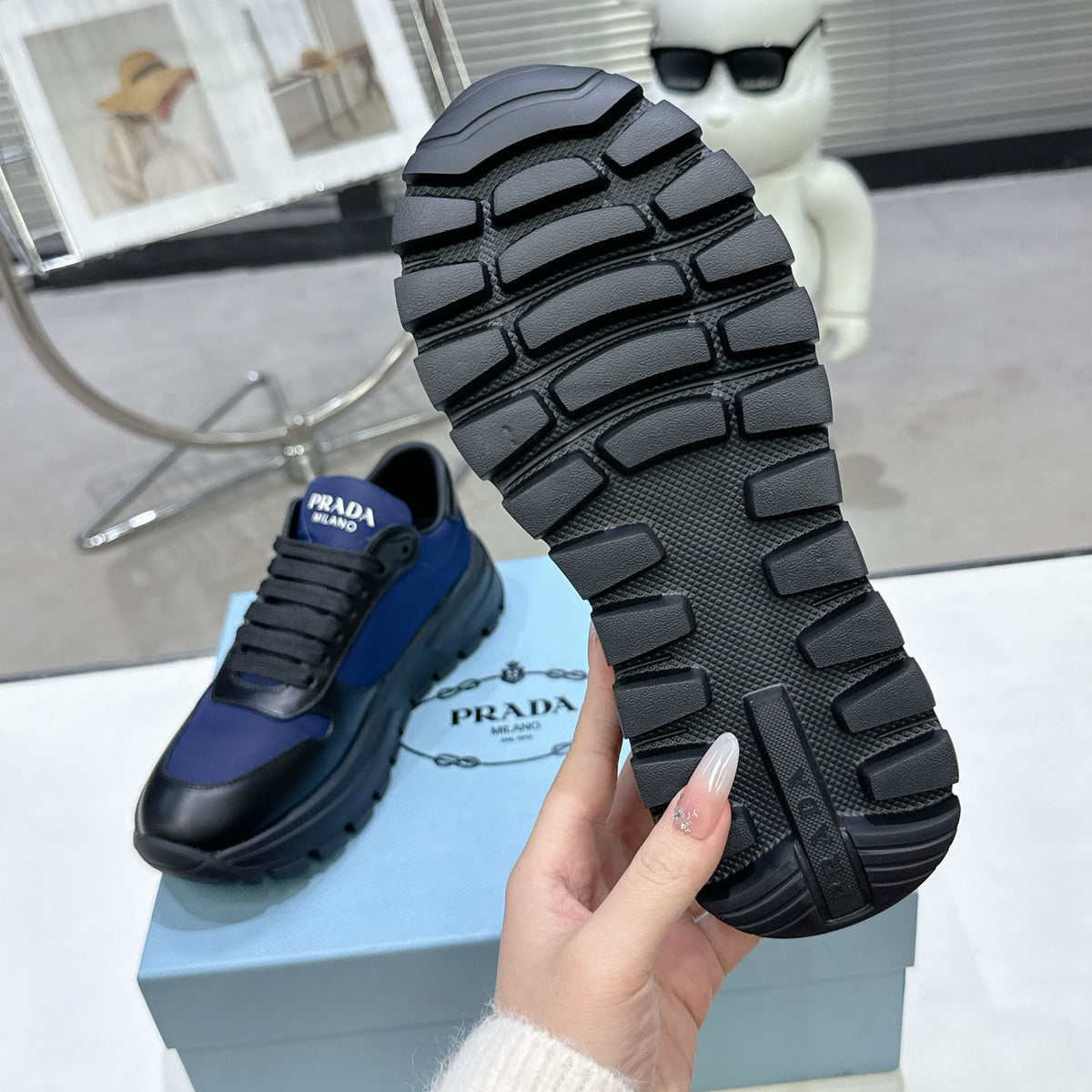 Smooth Leather Fabric Patchwork Triangle Logo Chunky Sole Sneakers S283411