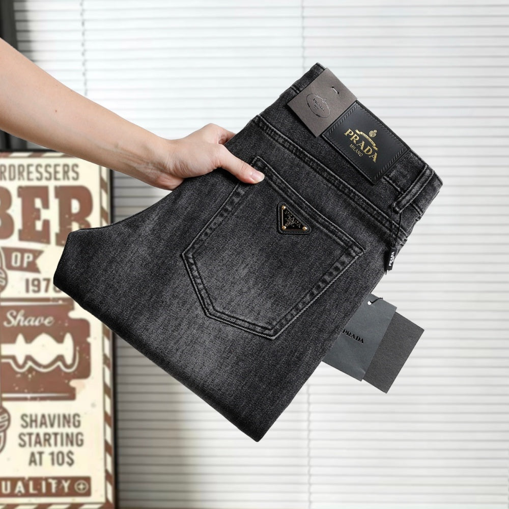 Men's Metal Triangle Logo Straight Fit Denim Jeans NE210204