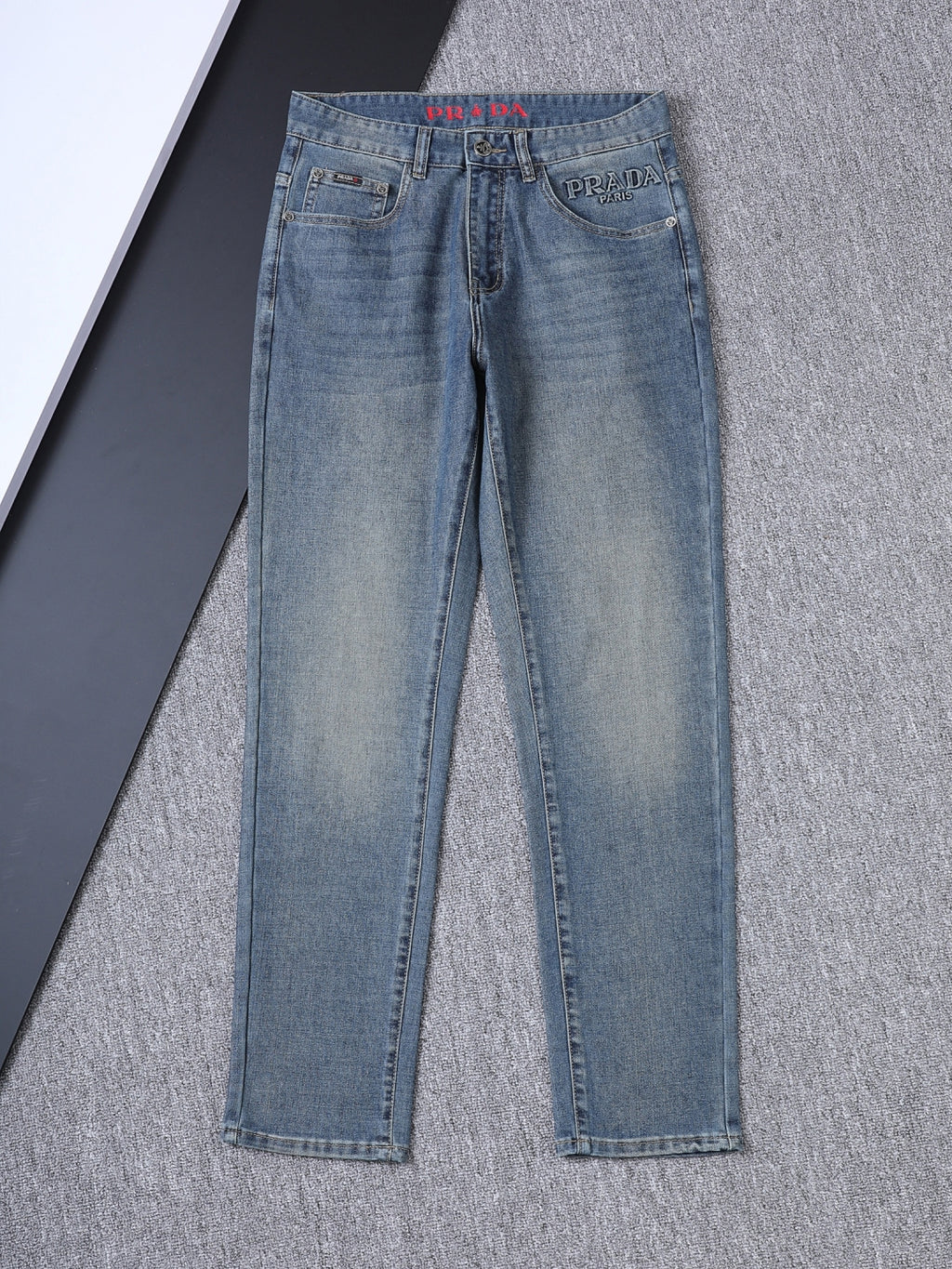 Letter Crest Embroidery Pocket Slim Fit Denim V260838