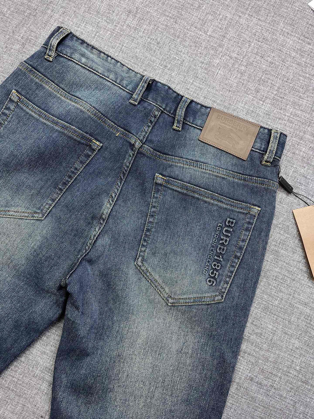 Vintage Fade Blue Embossed Text Jeans M260721