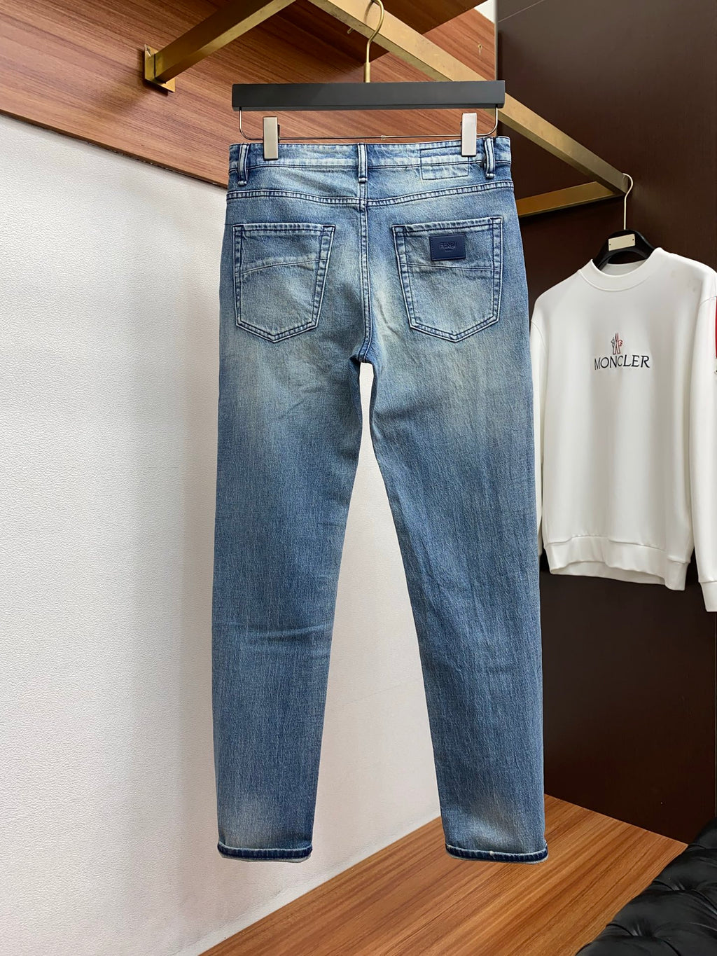 Vintage Faded Blue Leather Patch Jeans E260943