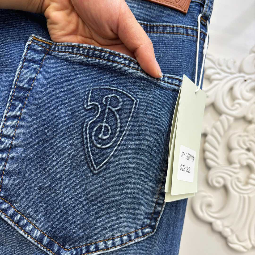 Deep Blue Wash Embossed Shield Jeans E260909