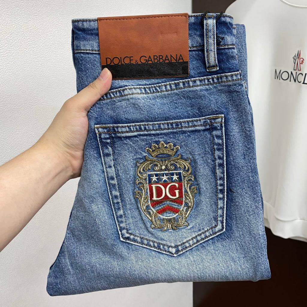 Crest Crown Embroidery Slim Denim E260936