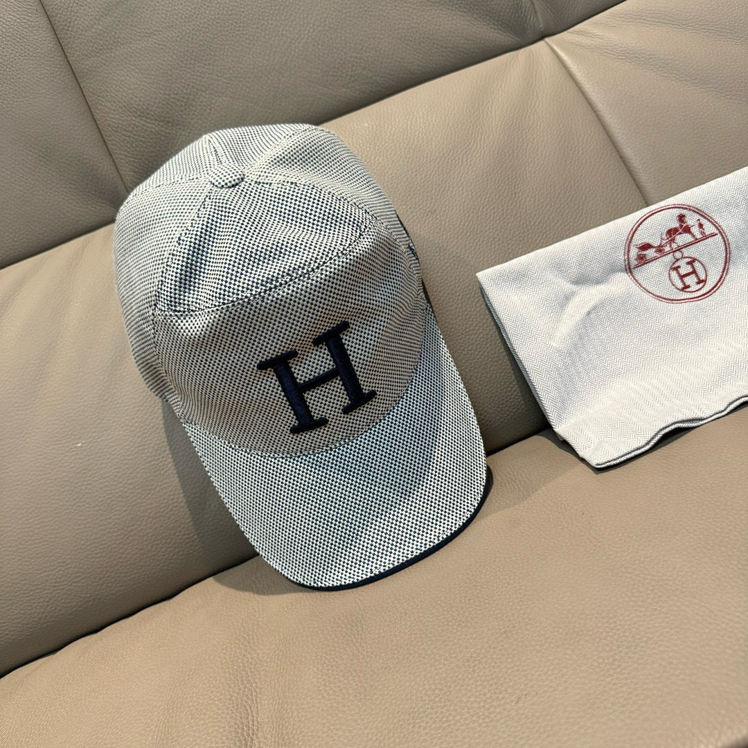 Letter H & Carriage Embroidery Baseball Cap G103012