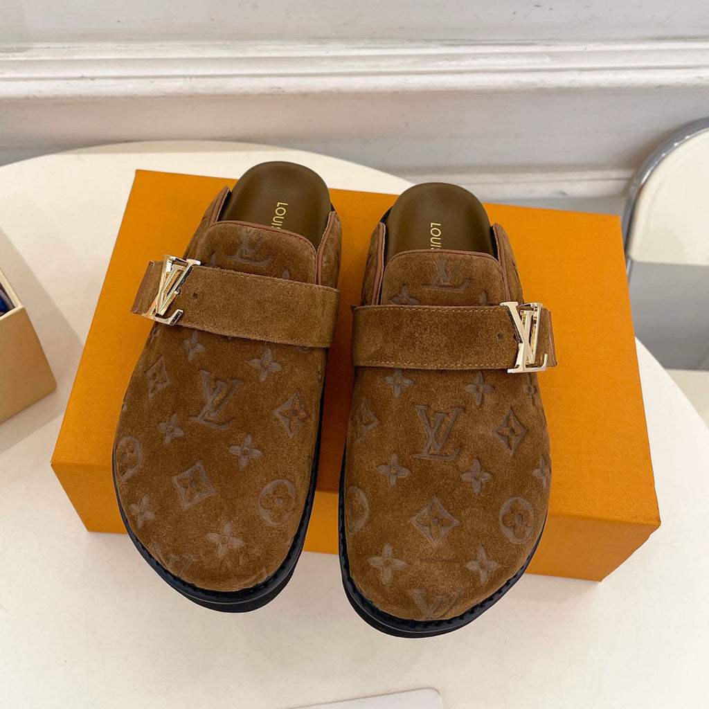 Embossed Pattern Adjustable Strap Mule Clogs S283419