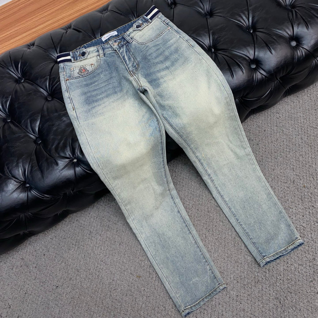 Circular Badge Embroidery Back Pocket Denim Jeans L260616
