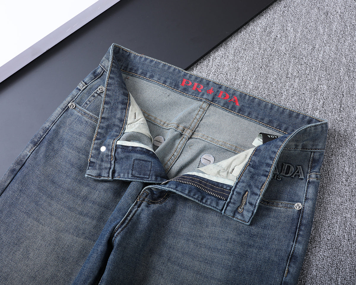 Letter Crest Embroidery Pocket Slim Fit Denim V260838