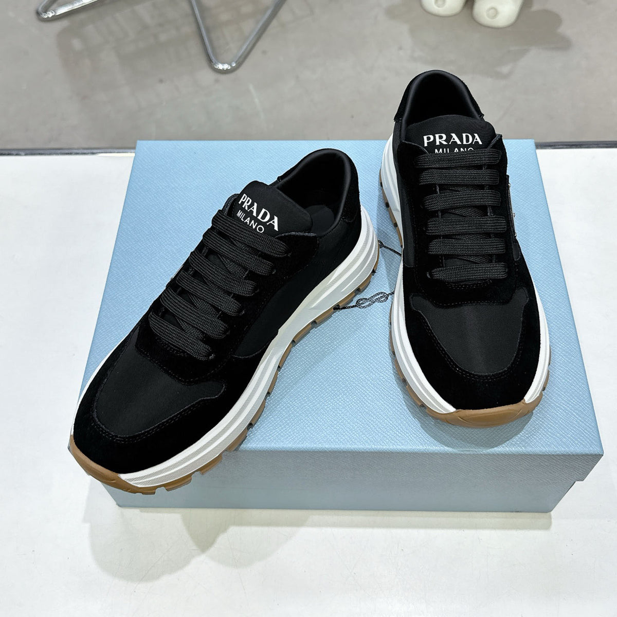 Suede Fabric Patchwork Triangle Logo Chunky Sole Sneakers S283410