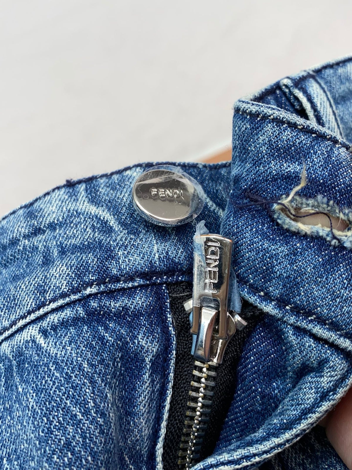 Vintage Faded Blue Leather Patch Jeans E260943