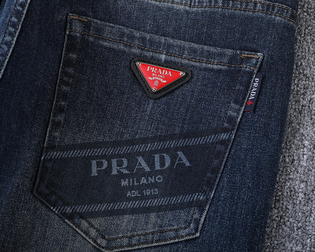 Vintage Fade Triangle Emblem & Text Print Jeans V260821