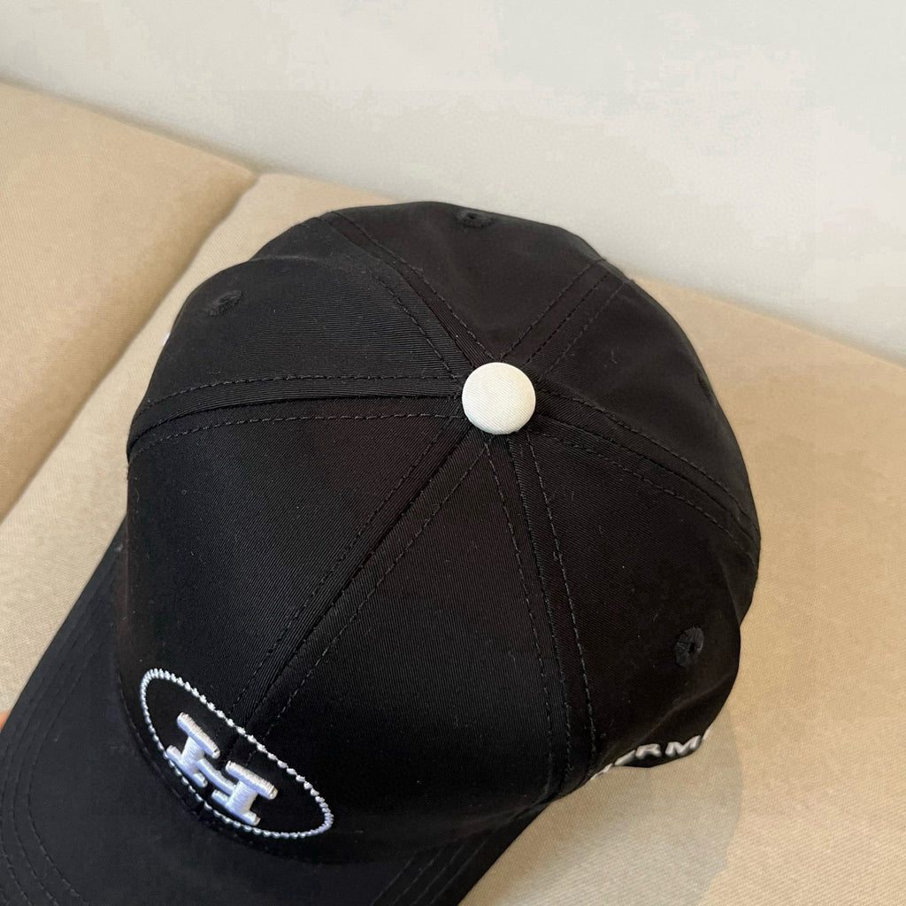 Circle Frame Letter H Embroidery Baseball Cap G103008