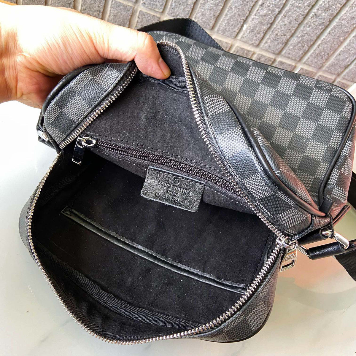 Checkerboard Print Vertical Messenger Bag B101014