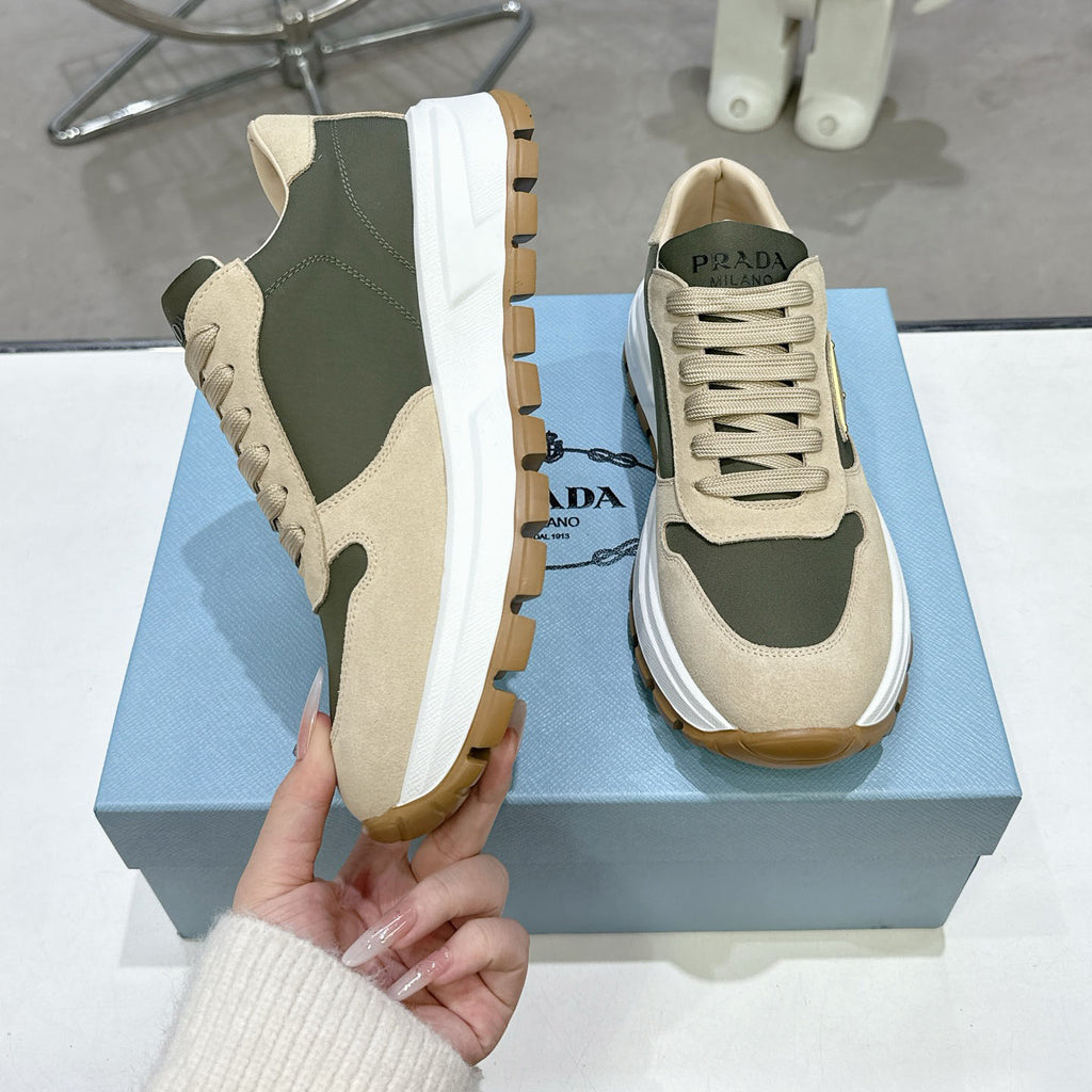 Suede Fabric Patchwork Triangle Logo Chunky Sole Sneakers S283410
