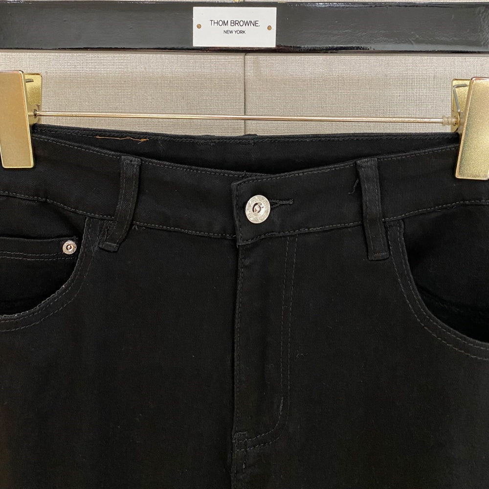Back Pocket Subtle Printed Solid Black Straight Denim Jeans P141004