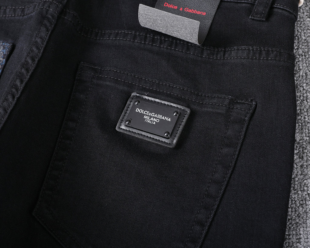 Solid Black Wash Metal Logo Plate Jeans V260814