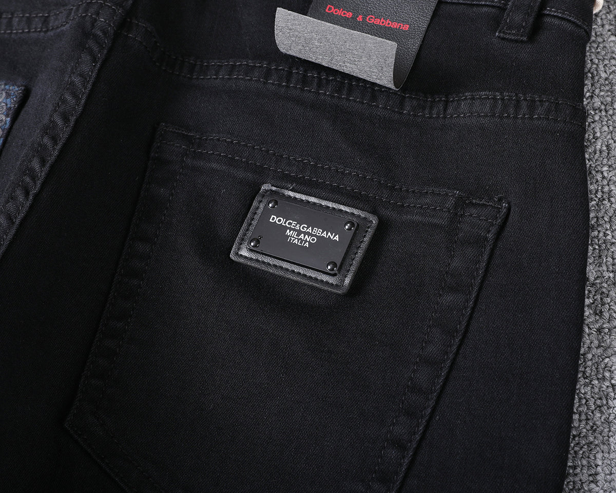 Solid Black Wash Metal Logo Plate Jeans V260814