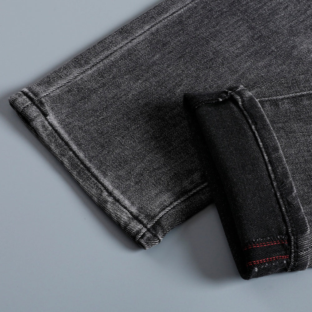 Men's Metal Triangle Logo Straight Fit Denim Jeans NE210204