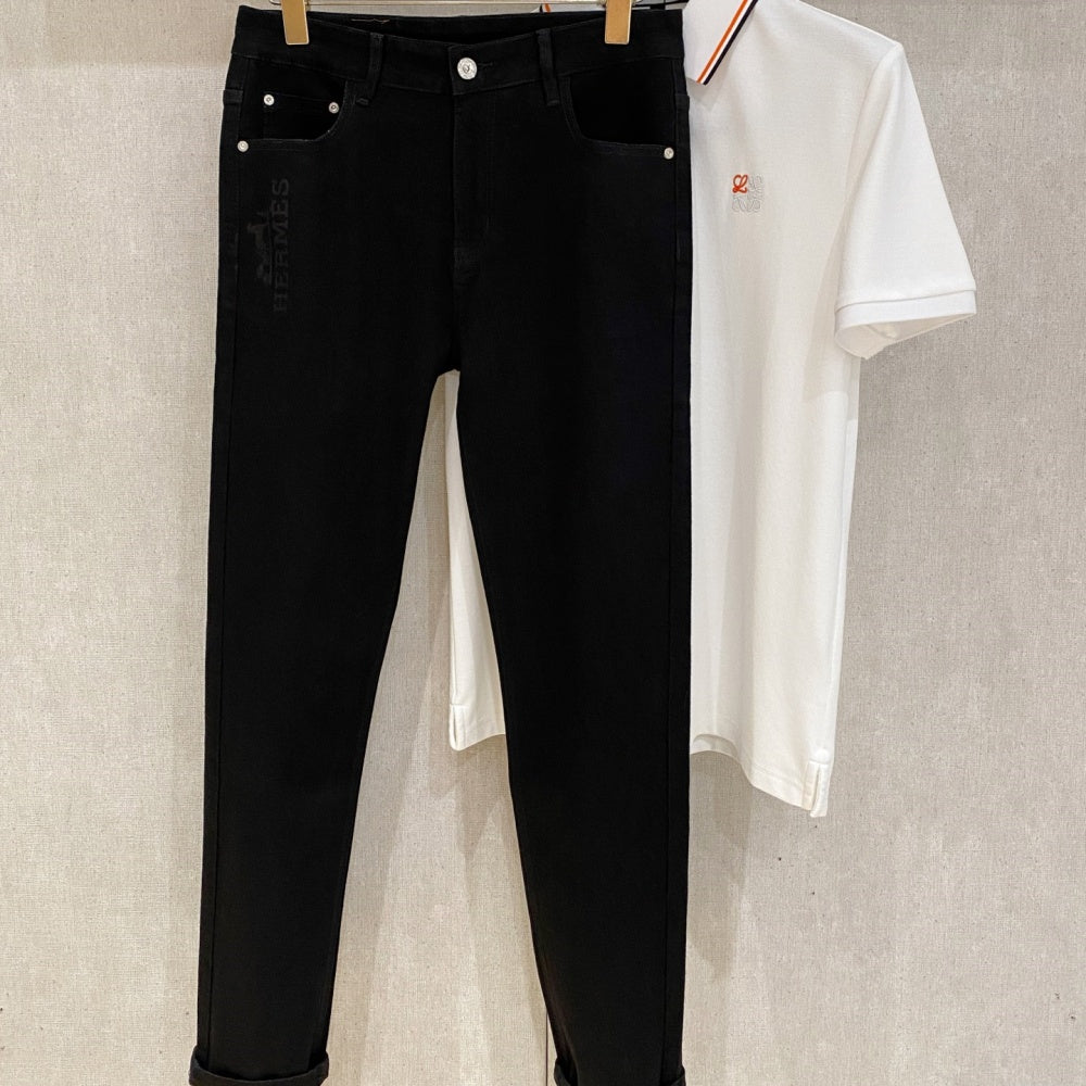 Back Pocket Subtle Printed Solid Black Straight Denim Jeans P141004